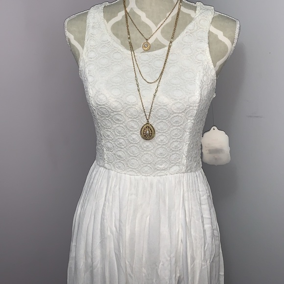 Beautiful High/Low Maxi Dress - Picture 2 of 6